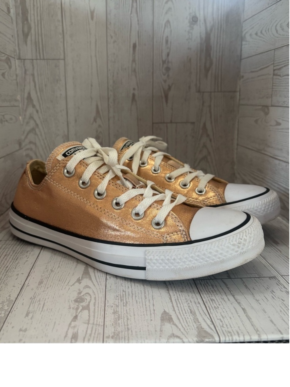Converse Metallic Rose Gold Low Top Sneakers Women’s 8/ Men’s 6